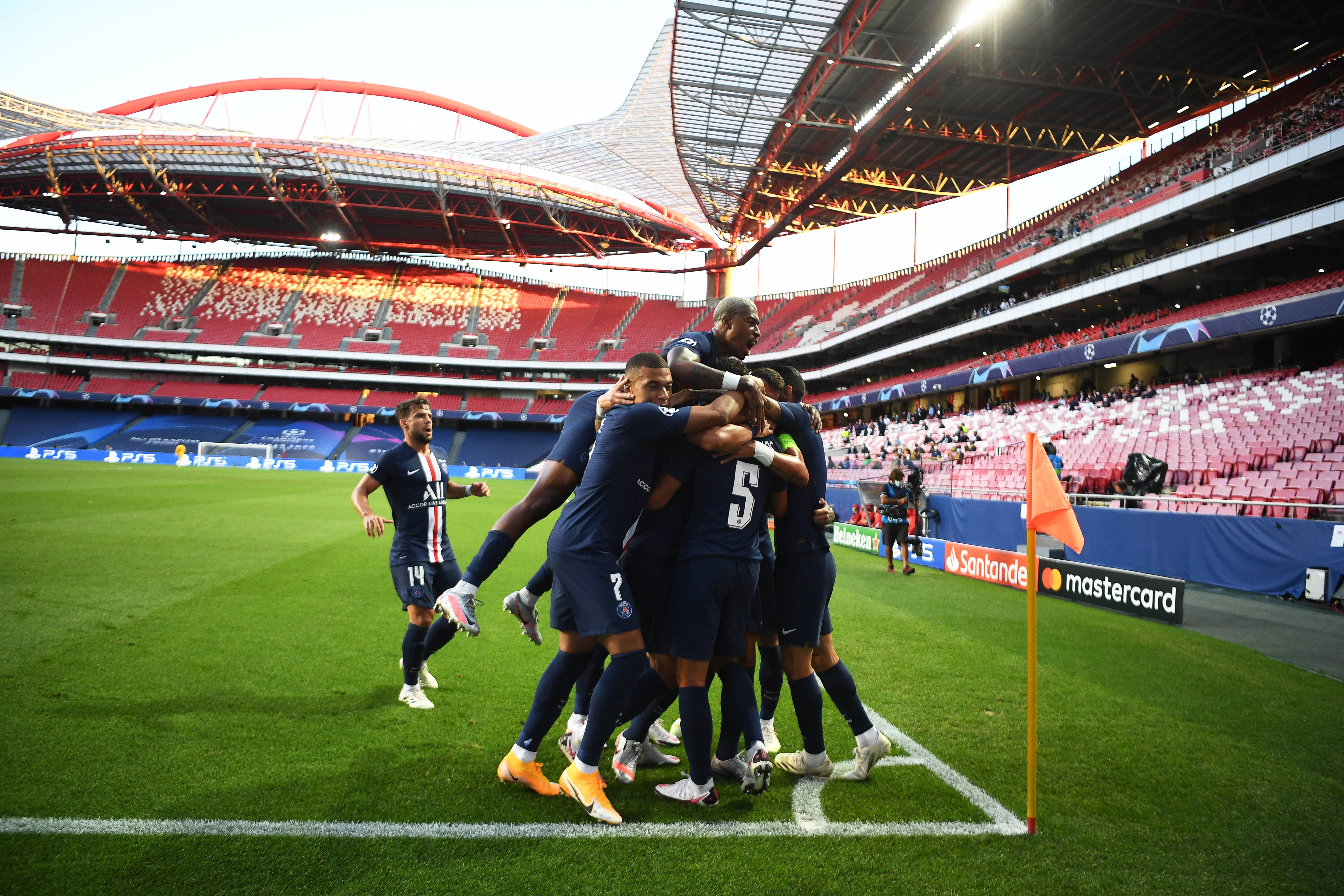 巴黎圣日耳曼大获全胜,晋级足球赛事八强 巴黎圣日耳曼大获全胜,晋级足球赛事八强