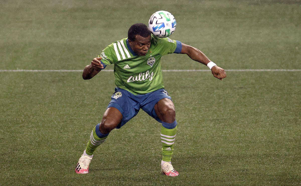 波兰球员展现出色表现,领先对手取胜 波兰球员展现出色表现,领先对手取胜