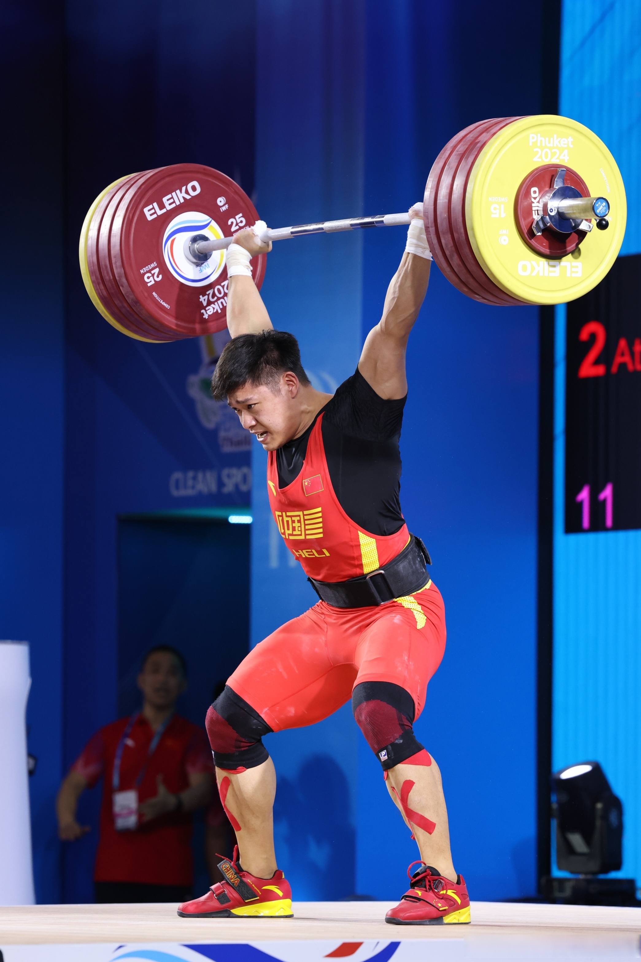 开云体育官网-泰国队选手坚持到底，获得瞩目成绩