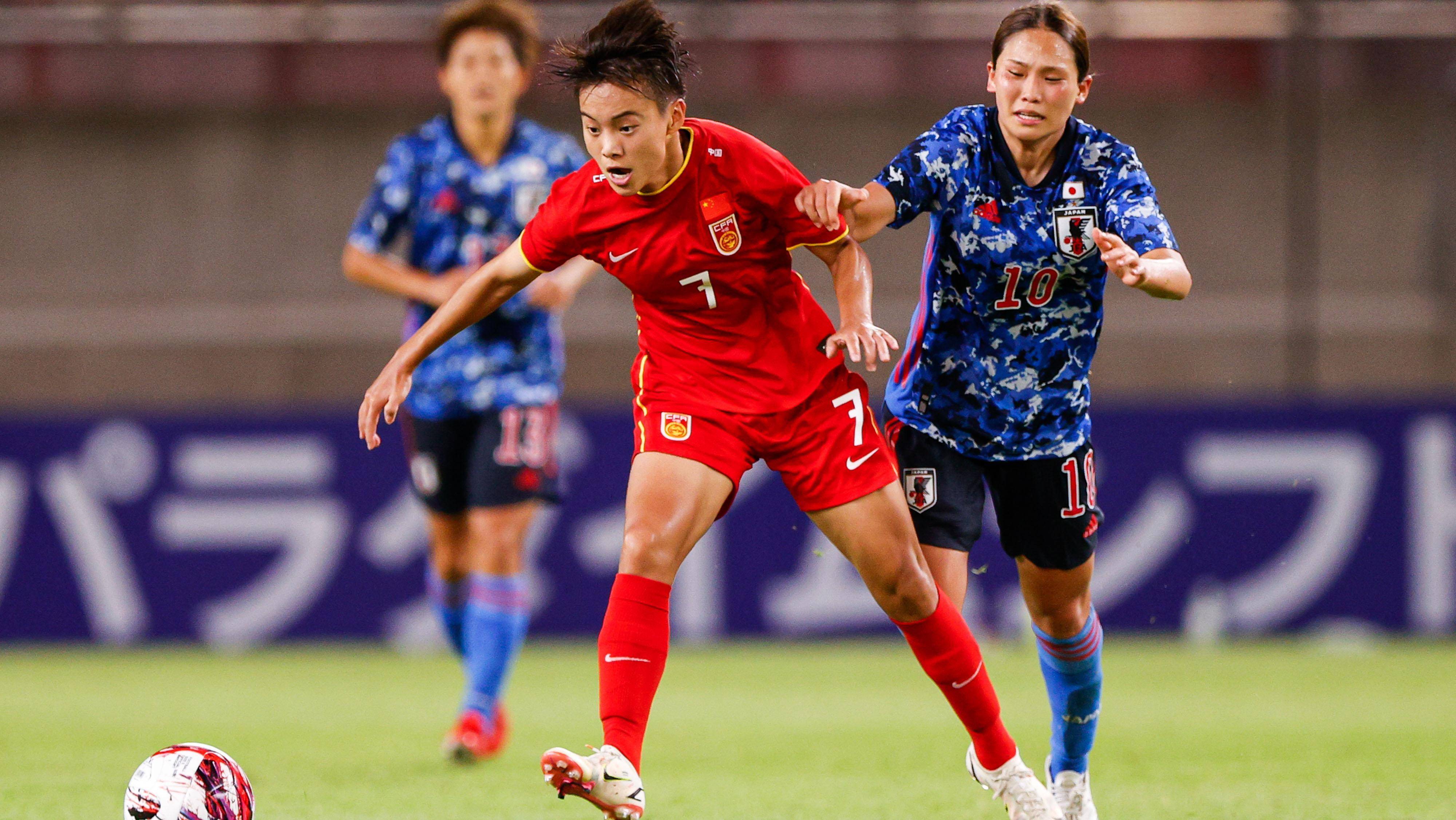 国际足球赛场上中国女队表现出众 国际足球赛场上中国女队表现出众