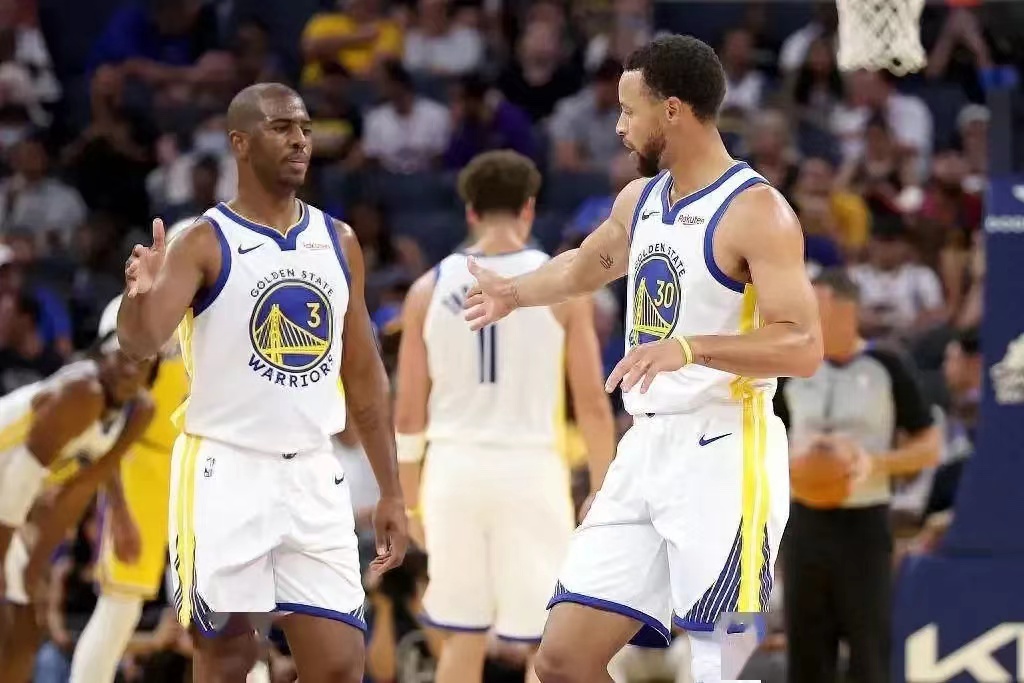 开云APP-雷霆轻松击败骑士，保罗高效拿下20分