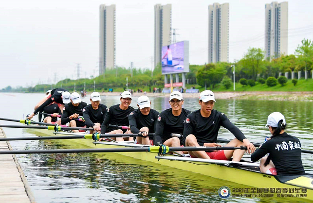 瑞士赛艇选手实力横扫，斩获冠军