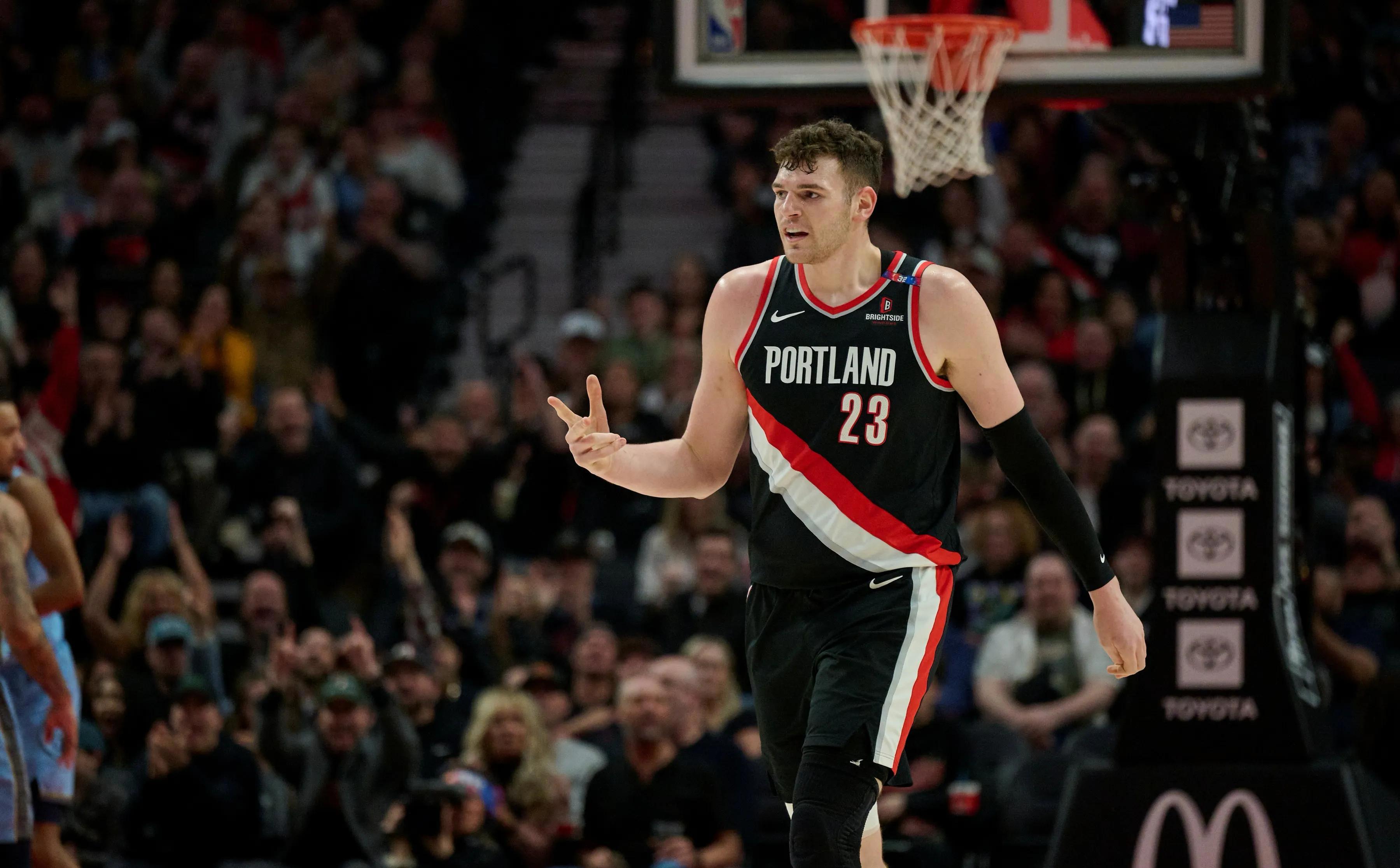 开云下载-开拓者队后卫连续砍下30+，带领球队赢得胜利