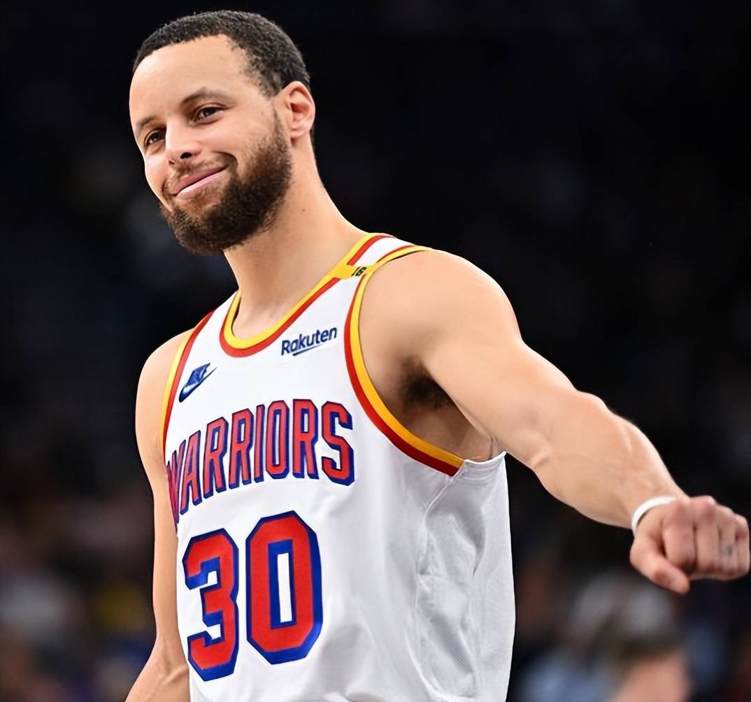 开云平台-勇士大胜尼克斯，取得两连胜